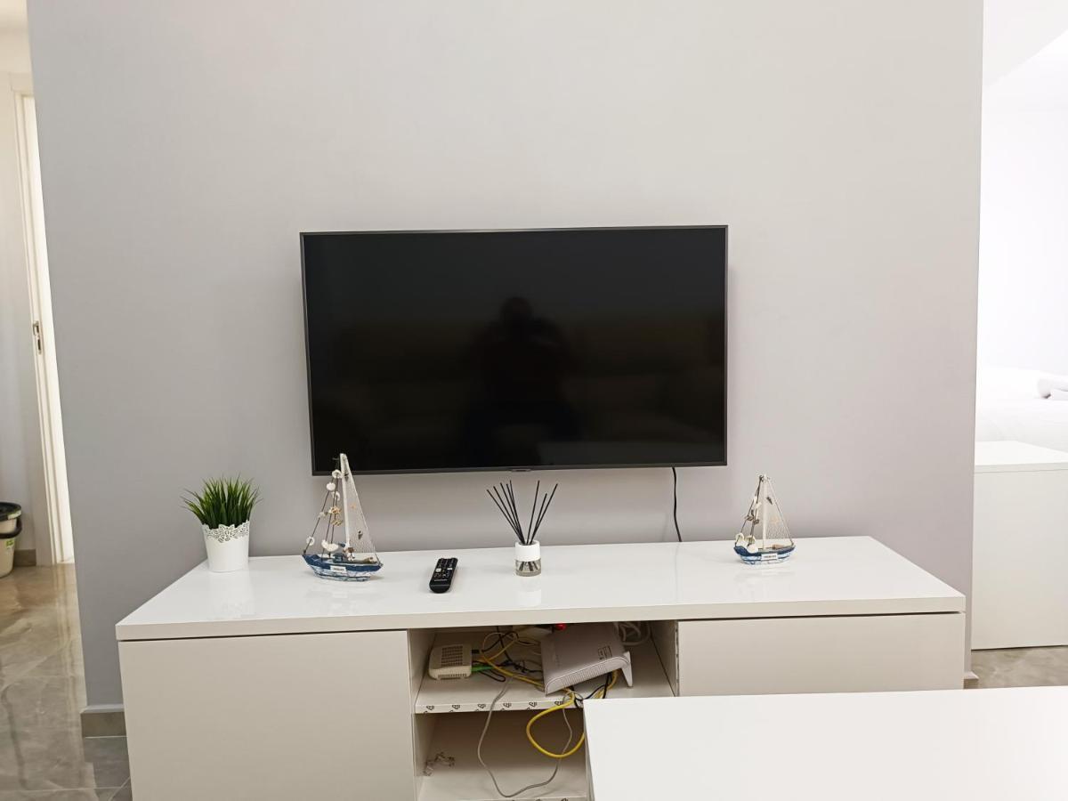 Baj - Apartamentos En Playa Bajondillo, トレモリノス エクステリア 写真